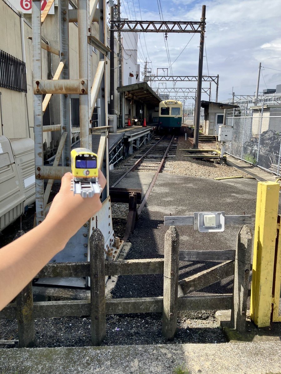 sh_tetsudou's tweet photo. 研究旅行　4日目
中の人(O)とその班員は今回不参加の部員から、プラレールと、現実の新幹線を一緒に撮ってこいと言われたので、のぞみと、三岐鉄道北勢線を撮りに行きました。
#SH鉄研研究旅行2026夏 #三岐鉄道 https://t.co/T90dxZUko4