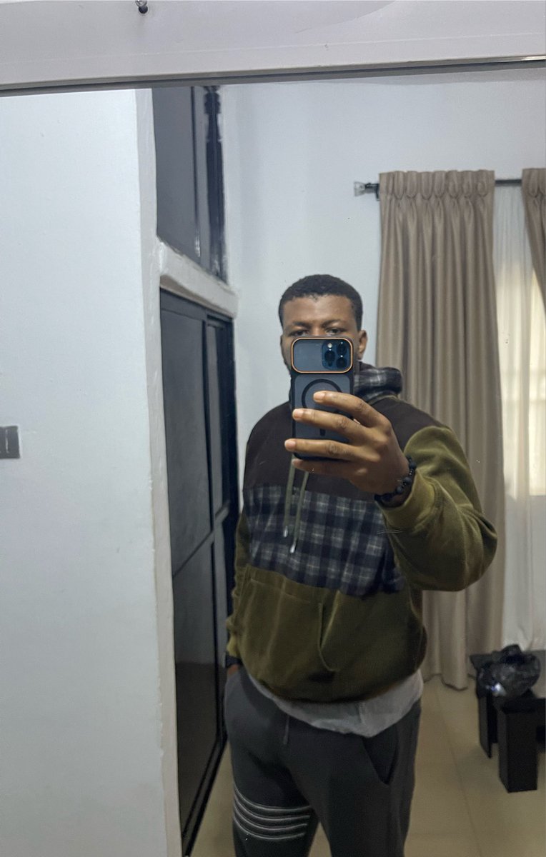 joeys_sf's tweet photo. Another to do my best and still do the rest 

Hoodie made by @MRSTYLESAJ https://t.co/fTg99UOo1y