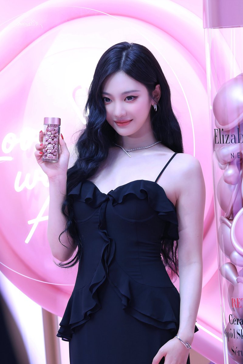 AndusMui's tweet photo. 260813 ELIZABETH ARDEN

#NINGNING #aespa
#닝닝 #宁宁 #宁艺卓 https://t.co/ACRErRCOc4