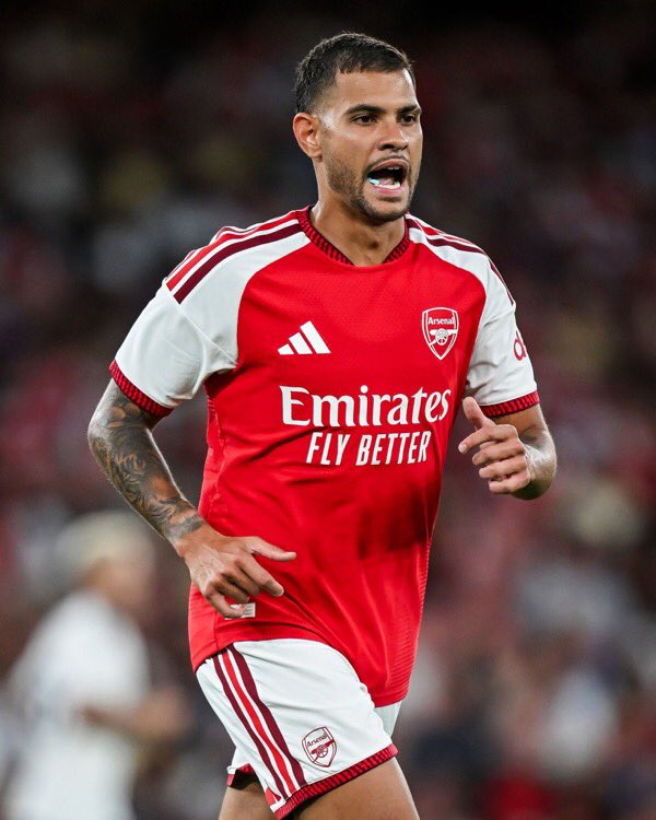 temidrey_22's tweet photo. Good morning Gooners ❤️🤍
Yesterday we finished pre-season with a 1-1 draw vs Como and won the pens 4-3. Bruno finally got his debut, Skelly scored, and the boys showed some fight.
Now all eyes on Sunday… Community Shield vs Man City.
Who’s ready for the real stuff to start? 😤
COYG 🔴⚪️