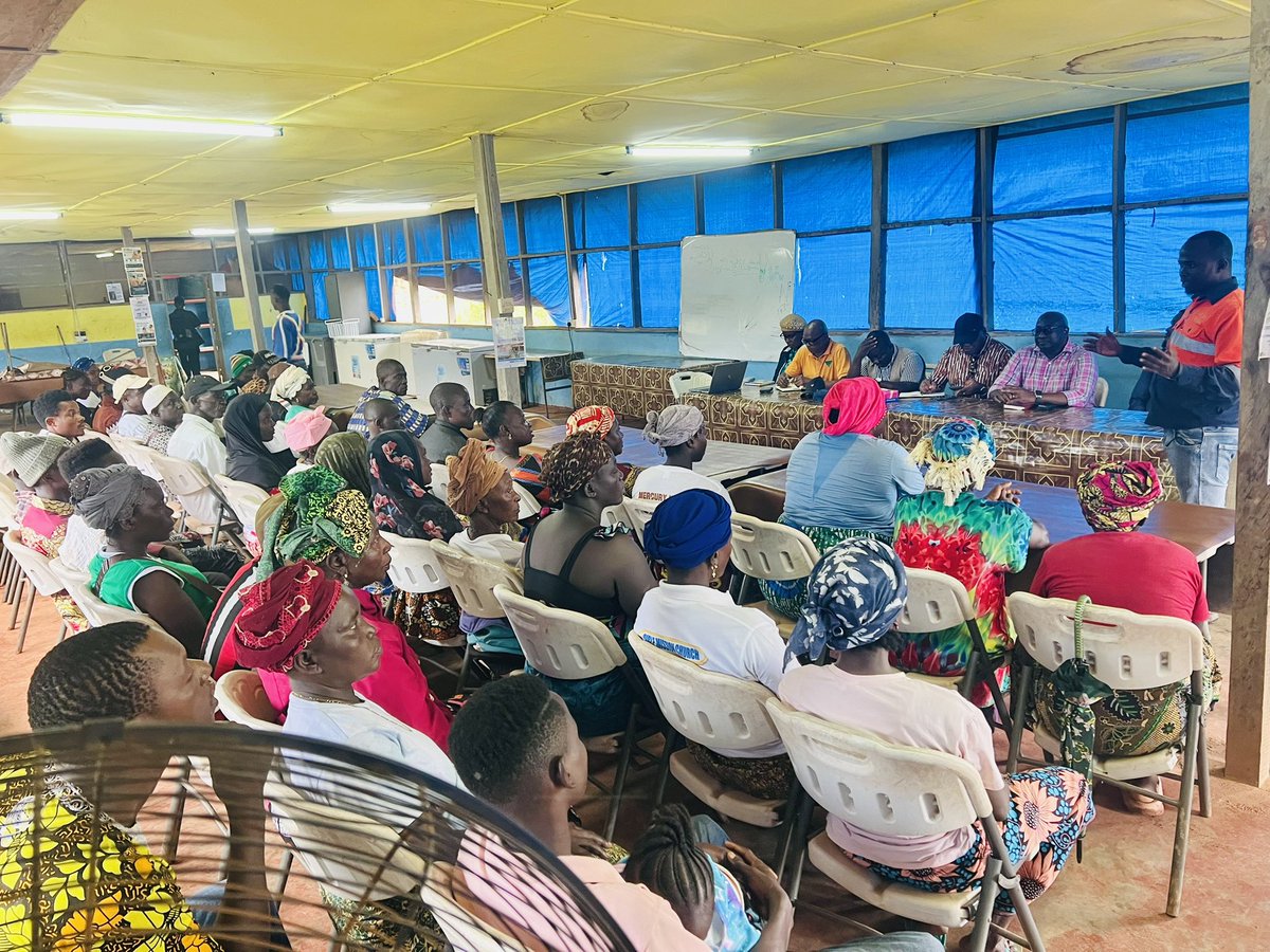 moped2025's tweet photo. Deputy Minister Rev. Dr. Jonathan Titus-Williams & Development Sec. Ambrose James led the National Steering Committee on a monitoring mission to FG Gold Mining Ltd, Baomahun, Bo District—ensuring compliance with resettlement procedures for PAPs. #MoPED #Resettlement #Minin https://t.co/vrKcCOcv1h