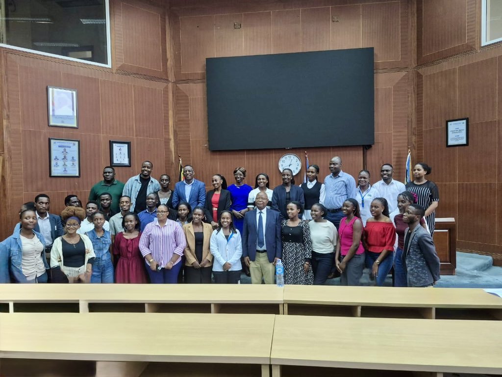TrillUganda's tweet photo. Last week, 125 interns successfully completed a two-month internship programme at the Uganda Bureau of Statistics, where they gained practical experience to complement the theoretical knowledge acquired at their respective universities.
#UBOS #EvidenceBasedStatistics https://t.co/uIbNJwpXXO