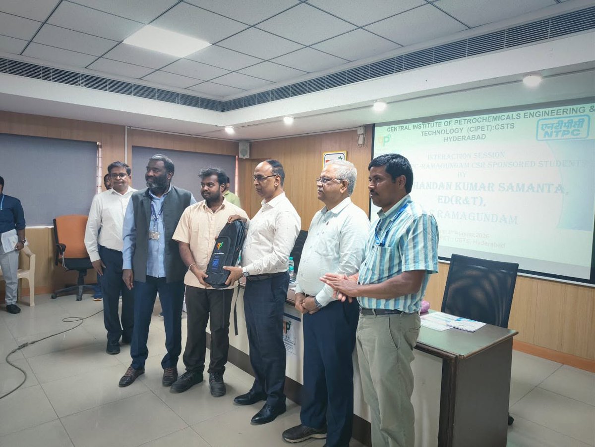 cipet_csts's tweet photo. Shri Chandan Kumar Samanta, Executive Director (R&amp;T) and Plant Head , Shri Sagar Ranjan Sahoo, HR &amp; CSR Head from NTPC Ramagundam visited CIPET Hyderabad on 03.08.2026 and interacted with the trainees enrolled in the Machine Operator (Plastics Processing) course. https://t.co/SHznySBU5b