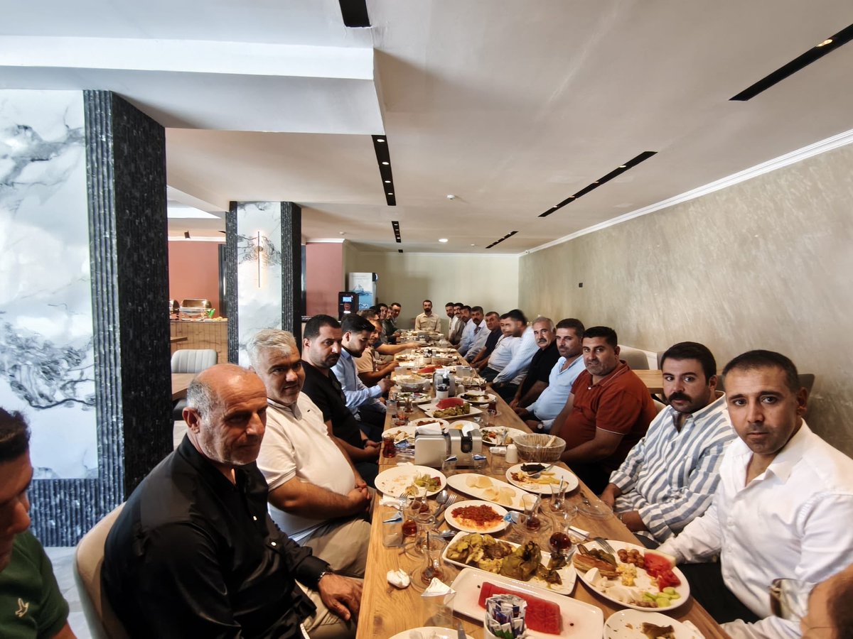 AycinBilal's tweet photo. @surgiyad – Şanlıurfa Girişimci Yapı ve İş İnsanları Derneği olarak, #ARAD #OTEL’de düzenlenen davete icabet ettik.

Nazik davetleri ve misafirperverlikleri için Ahmet Badıllı ve Yasin Badıllı’ya teşekkür ediyor, kendilerine çalışmalarında başarılar diliyoruz.

Şehrimizin iş dünyasının değerli isimleriyle bir araya gelmek, istişare etmek ve güçlü bağlarımızı pekiştirmek bizler için büyük önem taşıyor.

Birlikte daha güçlü, birlikte daha güzel bir Şanlıurfa için çalışmaya devam edeceğiz.

#ŞÜRGİYAD #Şanlıurfa #İşİnsanları #Girişimcilik #BirlikteGüçlüyüz @omerbadilli @ARADOTEL