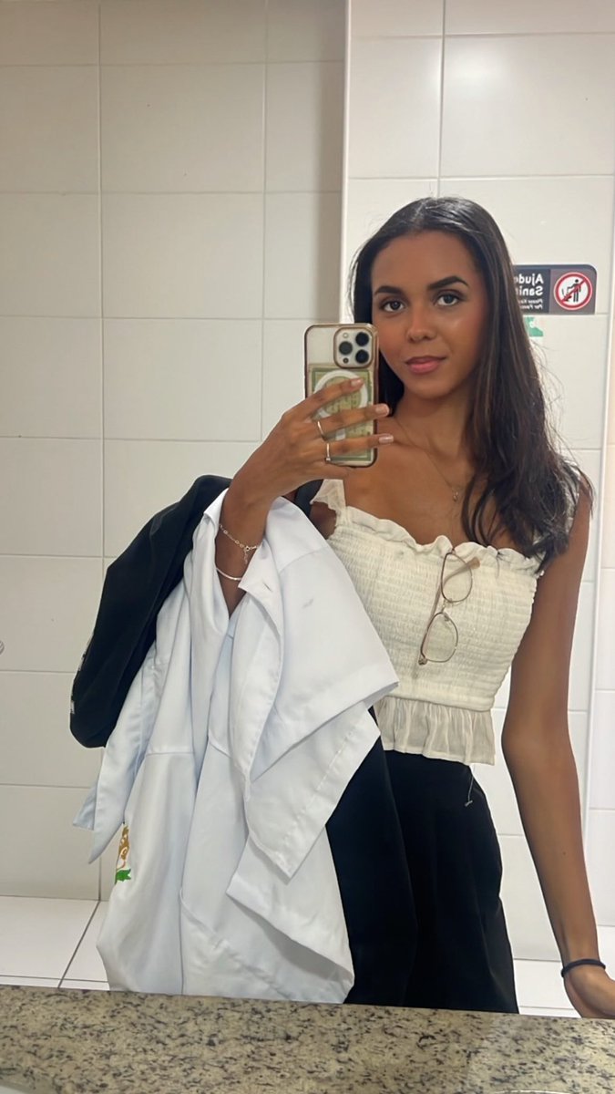 ihateanavi's tweet photo. antes e depois de descobrir o chifre

o olhar de songamongs, q terror https://t.co/lacsv06I0s
