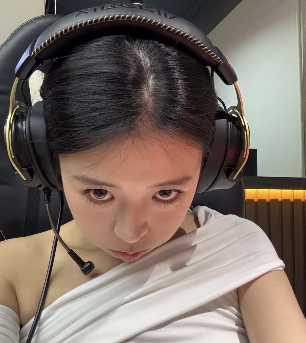 kazukibozu's tweet photo. 有没有一起去电竞房的我会瑶 单纯打游戏的就算了 https://t.co/9iUUl1ZJoA