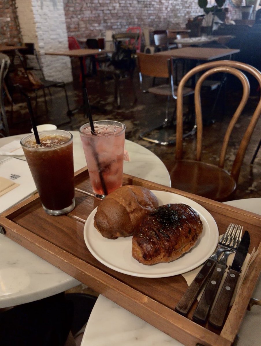 dawn_sn2's tweet photo. 알바 끝나고 카공하기☕️ https://t.co/t5aY3apDc4