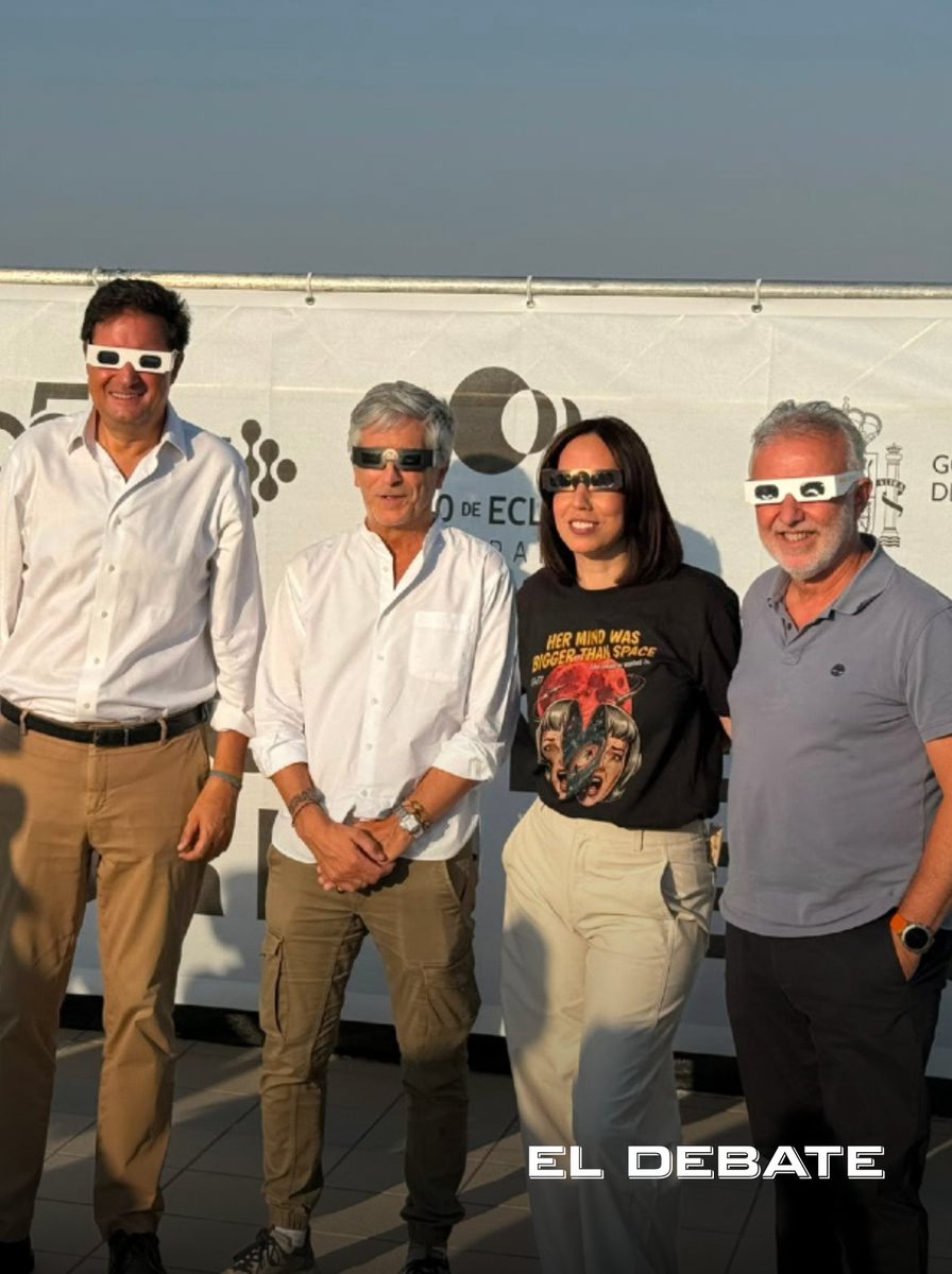 eldebate_com's tweet photo. La fiesta del eclipse del Gobierno en Guadalajara que ha costado 72.000 euros

🔸 Cuatro ministros
🔸 Barra libre
🔸 Concierto de indie...

La maestra de ceremonias fue la ministra Diana Morant, vestida con una camiseta negra feminista con el lema «Her mind was bigger than space» https://t.co/d7v2XzNGHd