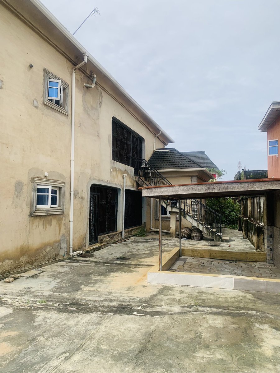 sixosha's tweet photo. Newly Built 9 Bedroom Fully Detached Mansion With an attached 2 bedroom flat In A Highly Secured Estate At Isheri, Alimosho Lagos
🗣️*Title: C of O
🗣️ *Location: in secured and beautiful "Greenland Estate, Isheri, Off Governor's Road
🗣️ *Price: N200m
📩 DM/WhatsApp +2348123771163 https://t.co/0C2i9a3jLr