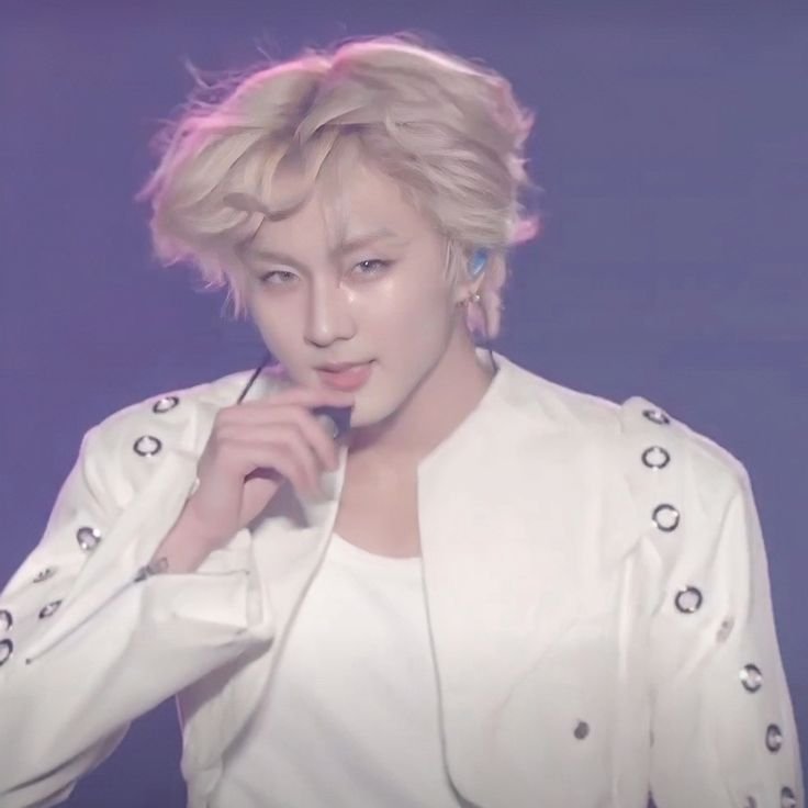 wonniesgardn's tweet photo. jungwon imma need you to take it back I'm so serious.. https://t.co/V7khoqkB5D