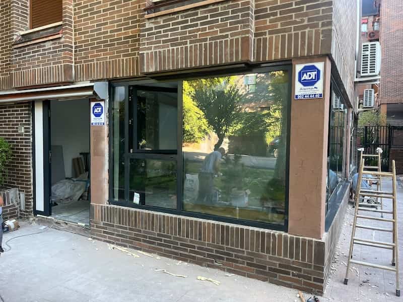 arglas's tweet photo. Sustitución de ventanas de madera por aluminio
#puertas #cerramiento #pvc #ventanaspvc #ventanas #passivhaus #ventanasierramadrid #trabajosvidrio #vidrio #cortinascristal #barandilla #mamparas #Passivhaus
https://t.co/O1tAjtBwMk
https://t.co/P28WPv4alb https://t.co/6a7DNZbz4V
