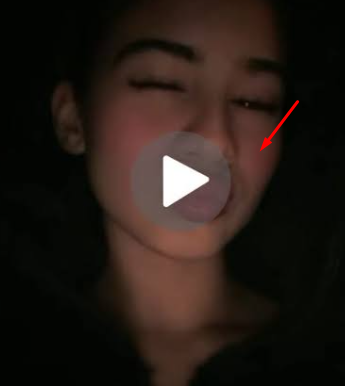 ViralPulse_X's tweet photo. Jazmín Escobar se vuelve tendencia!
el supuesto video viral circula en X y Telegram, pero no hay pruebas que confirmen su autenticidad ni que ella aparezca. Mejor frenar el rumor y no compartirlo sin verificar ya. ¿Tú qué opinas?! https://t.co/mZHetyGoi6