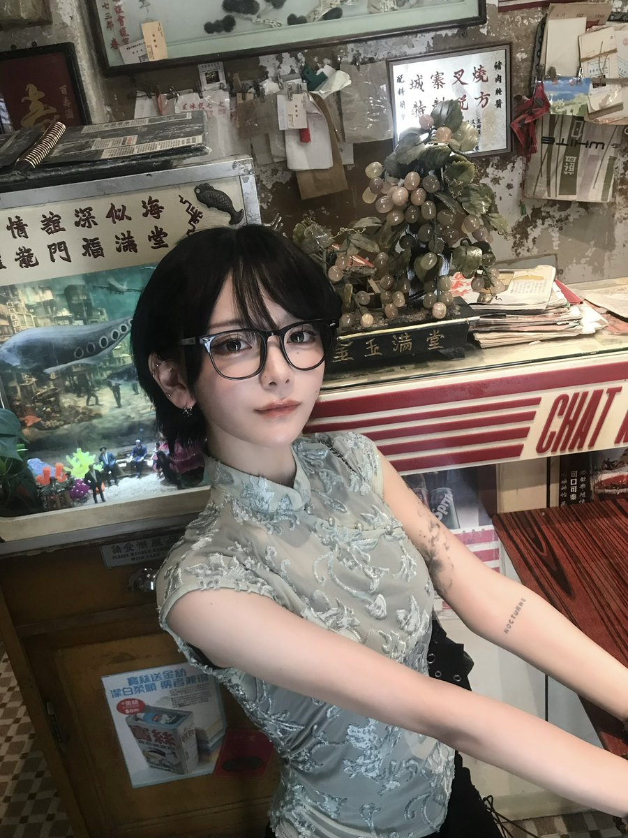 neko3fes's tweet photo. 九龍ジェネリックロマンスが好きすぎて、鯨井令子をしに香港の九龍城砦公園に来た🇭🇰 https://t.co/QjA0QM9zWc