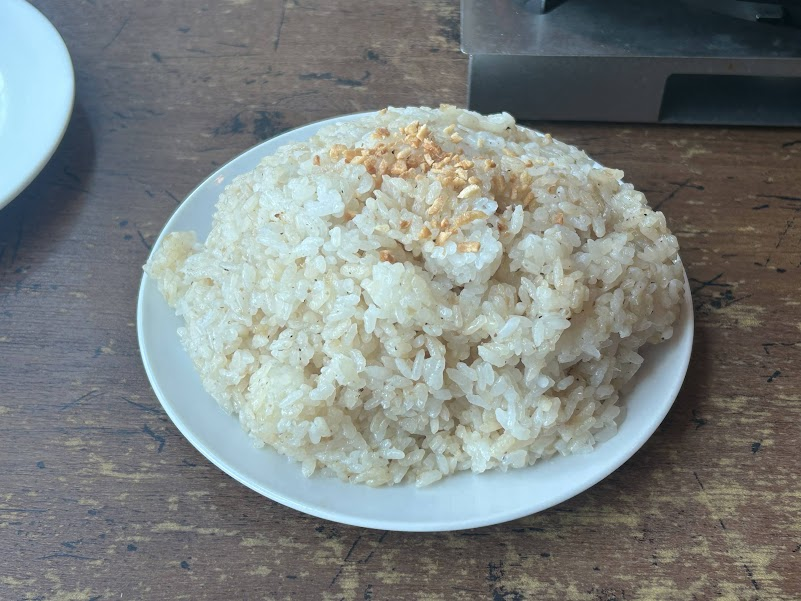PistonSunny's tweet photo. ホットペッパーグルメさんから新しいサービス「席押さえ」で使える3,000円分の割引チケットを頂きましたので、ステーキMAXで2ポンドコンビを頂いてきました
MAXカットステーキとポークステーキ其々450gとガーリックライス（チョモランマ盛り）
お肉が柔らかく美味しかった～
ごちそうさまでした！ https://t.co/q0TZnlhNQF