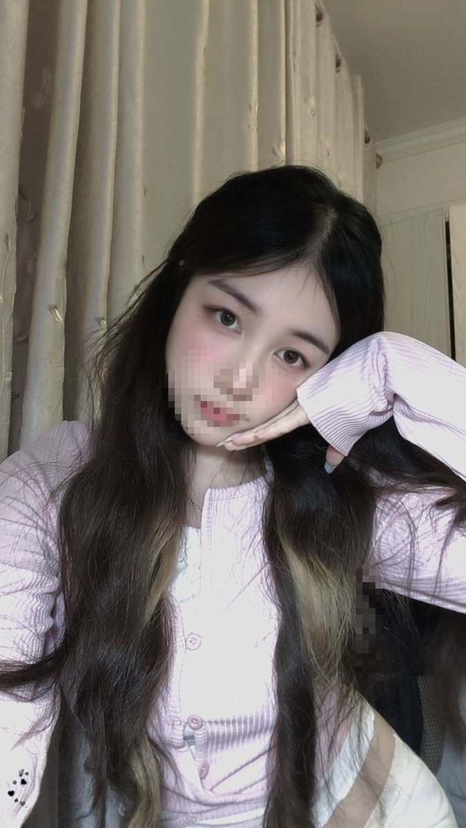 Liberoyu's tweet photo. 这张也觉得好看但没穿裤子发不了朋友圈 https://t.co/lfAXvYF41n