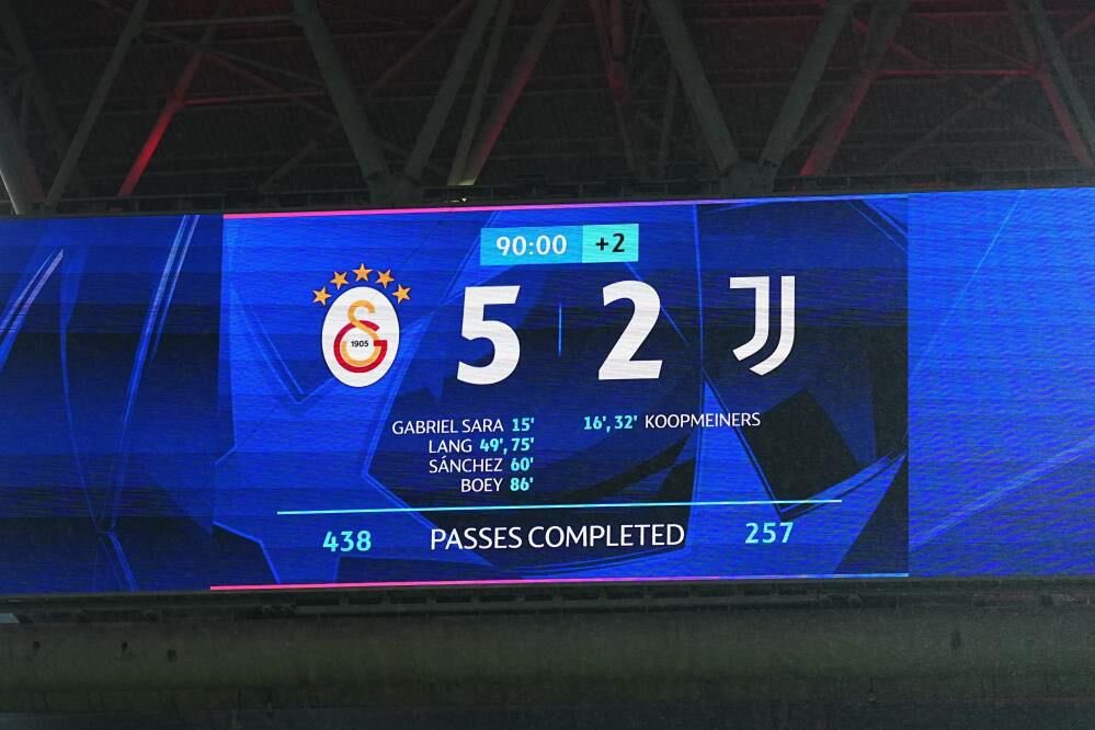 firavunexe's tweet photo. @zarhdo @FabrizioRomano lol, first try getting off Turkish clubs’ laps. https://t.co/3v4qqypleq