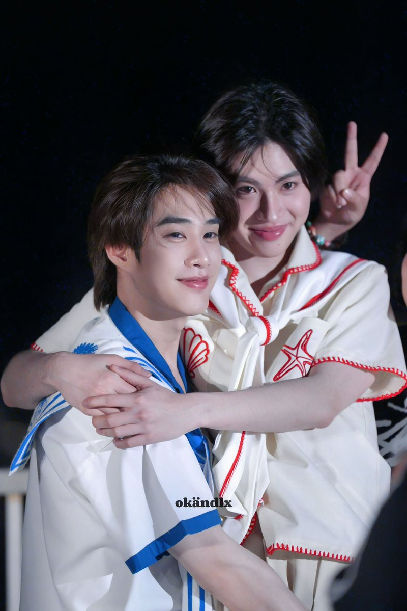 Toonshim's tweet photo. ชอบรูปเซ็ทนี้อ่ะ แบบเคยเอาขึ้นหน้าจอโทรศัพท์อยู่เป็นเดือนๆ รูปน่ารักมากอ่ะ ยิ่งรูปที่พี่เติ้ลอุ้มน้องเฟิร์สยิ่งน่ารัก ✨🎀

#เติ้ลเฟิร์สวัน #TleFirstone https://t.co/iu7JLMdAdT