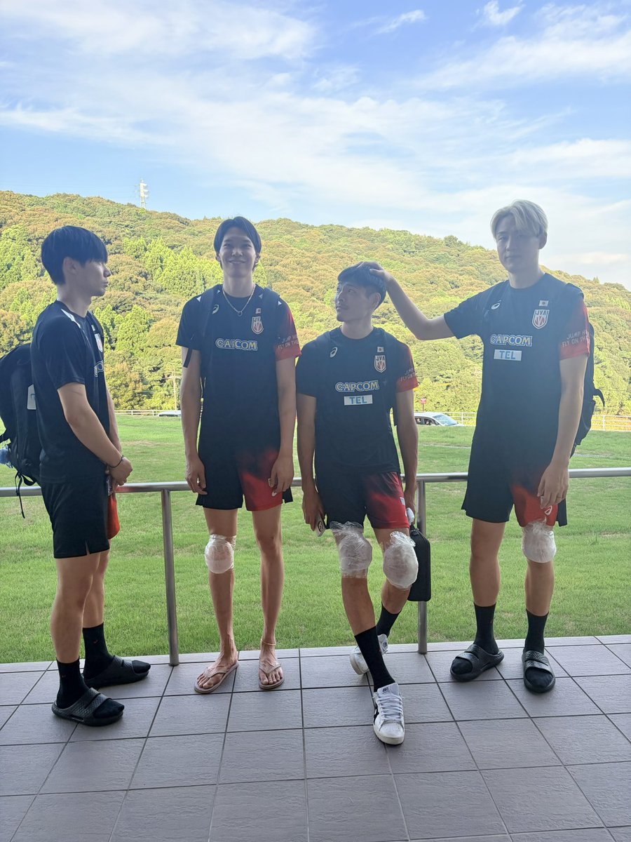 fujitv_volley1's tweet photo. 自然豊かな鹿児島県・薩摩川内にて合宿を行う
#バレーボール男子日本代表 🌳☀️

優勝すればロサンゼルス五輪の切符を獲得できる
アジア選手権男子開幕まであと3週間🔥

ウエイトトレーニングも追い込み🏋️
試合形式の練習時間も増えチーム力もさらにパワーアップ中💪🏐
男子は福岡・北九州で開催です🌈

きょうは選手・スタッフ陣のお写真をお届け💌

＼\ 📺アジア選手権2026📺 /／
￣￣￣￣￣￣￣￣￣￣￣￣￣￣￣￣￣
🚨地上波フジテレビ系列で日本戦全戦放送🚨
🗓️ #アジア選手権 大会日程
女子：8月21日(金)〜30日(日)
男子：9月4日(金)〜13日(日)

#駆けあがれ最高の先へ
