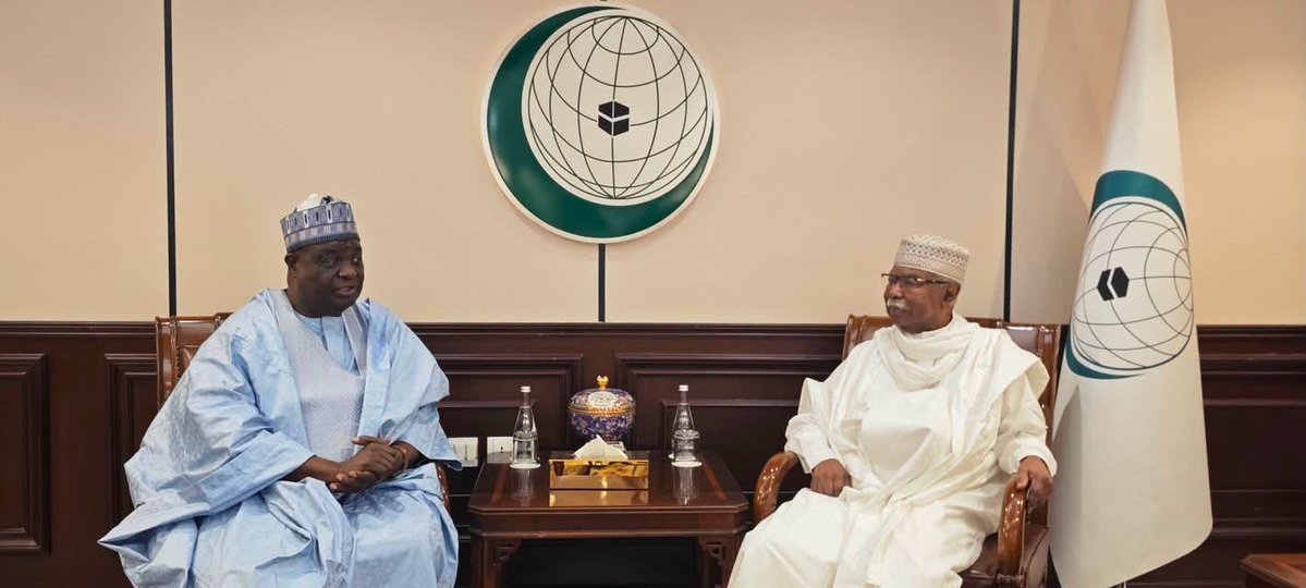 OIC_OCI's tweet photo. #OIC Secretary General Receives Credentials of the New Permanent Representative of #Nigeria https://t.co/4hdlVaK6We