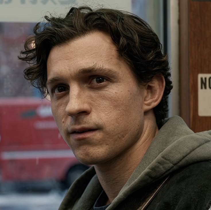 SimplyBlaidix's tweet photo. Tom Holland actually looks like Peter Parker in BND they need to make Zendaya look like MJ the next movie https://t.co/Q2pXJf8idl