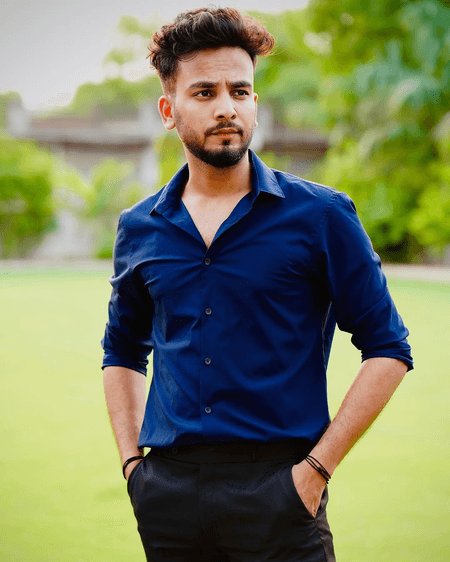 FilmeeDeep's tweet photo. #ElvishYadav toh bollywood ka favourite ban gaya

Pehle #TigerShroff ke saath debut

Ab Malamaal Weekly 2 mein bhi entry

Bhale Bigg Boss kitna bhi cringe lage par acchi tarah se dikhoge toh career set hai boss https://t.co/yPRZ55u4Uk