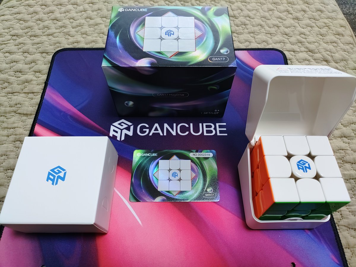 mm_vwk's tweet photo. 来た‼️GAN17✨

GAN16MaglevMaxと
GAN17MagDrive。
重さも違うし、同じ3-3に調整しても回し心地は異なる。
MagDrive効果なのかアシストが強い印象。
私の様なビギナーにはありがたい機能‼️
でもここは個人で好みが分かれそう🤔

我が家はGAN17良き‼️😆

この少し重い感じが特に好き☺️ https://t.co/JMuvq96qRZ