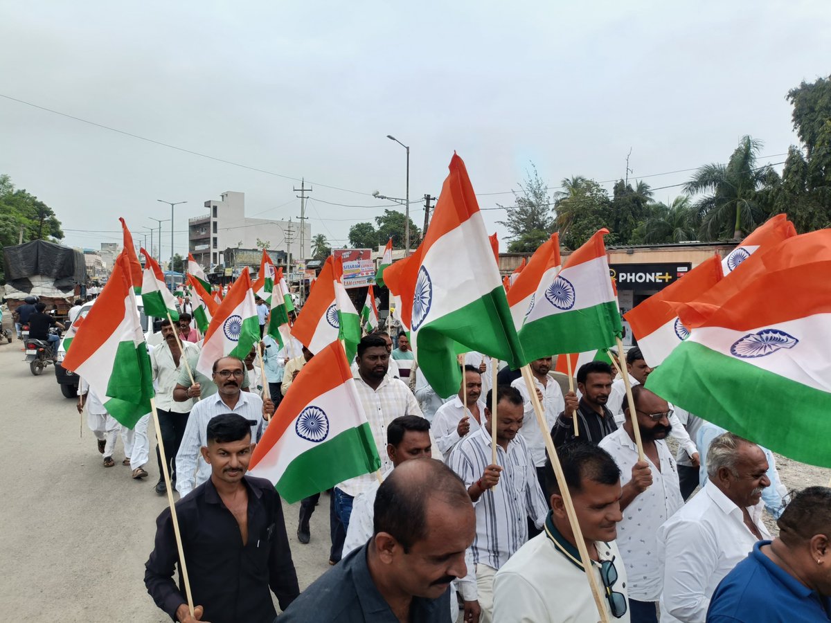 KCRathodUna's tweet photo. 🇮🇳🇮🇳 તિરંગા યાત્રા – ૨૦૨૬ 🇮🇳🇮🇳

રાષ્ટ્રીય સ્વતંત્રતા પર્વની ઉજવણીના ભાગરૂપે રાષ્ટ્રધ્વજના સન્માન અને દેશભક્તિની ભાવનાને ઉજાગર કરવા “હર ઘર તિરંગા” અભિયાન અંતર્ગત સ્વતંત્રતા સપ્તાહ દરમિયાન ઉના શહેર/તાલુકા ભાજપ દ્વારા “તિરંગા યાત્રા–૨૦૨૬” નું ભવ્ય આયોજન કરવામાં આવ્યું હતું. (1/1) https://t.co/EvJ9GEbbTU
