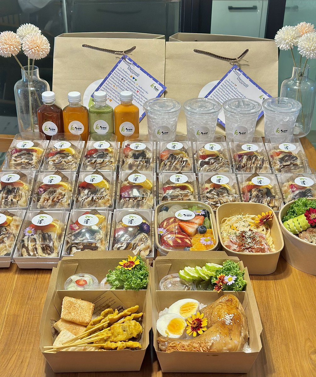 Torfuncatering's tweet photo. 🗓️ 8.8.2026
Thank you lovely fans from @KzonefamilyTH
for ordering food support for Kade Tanapon❤️
Have a nice day & enjoy your meal 💕
#KadeTanapon #Kade
#kzonefamily
#snackbox #foodsupport #lunchbox
#ขนมจัดเบรค #foodsupportศิลปิน
#ฟู้ดซัพพอร์ต #ฟู้ดซัพพอร์ตศิลปิน https://t.co/7b9M6S41tp