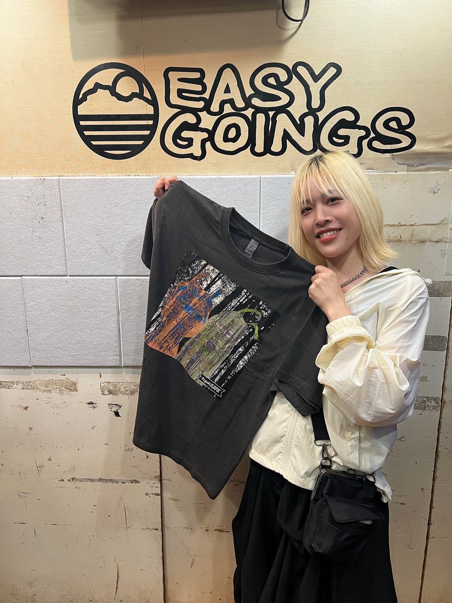 ZEN_drum's tweet photo. 昨日はtegakiLIFEのサポートで

越谷EASYGOINGSにてLiveでした〜🥁
newTシャツもゲットした https://t.co/vUTZnjmfn2