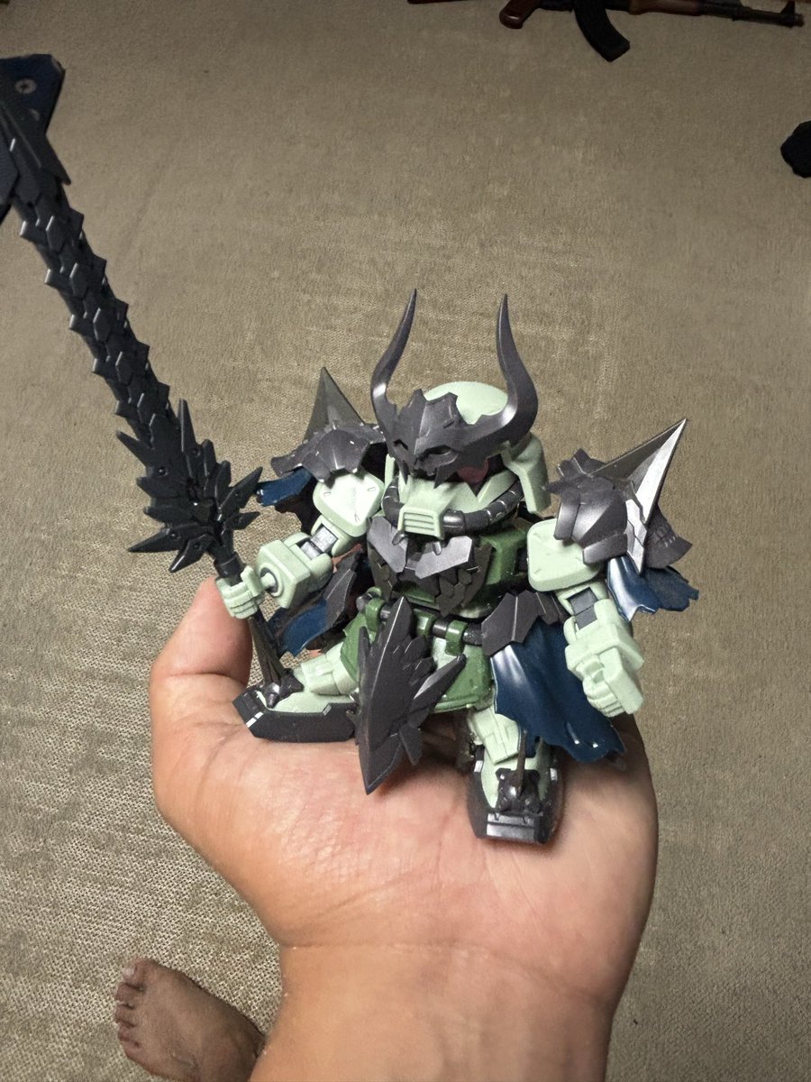 morion36's tweet photo. 30MFのネクロスナイトの鎧を突貫工事でザクウォーリアに着せてみたら素晴らしくカッコ良いのが出来た🥰

#SDガンダム
#30MF https://t.co/aGk5HrPqUh