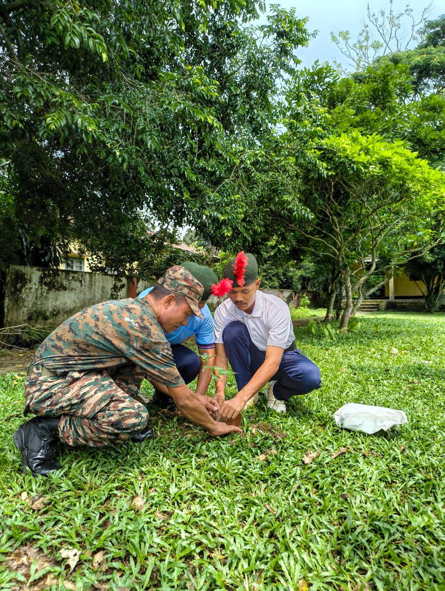 GpShillong's tweet photo. NCC cadets from 41 Meghalaya Battalion NCC participated in celebrating #EkPedMaaKeNaam drive at Garo Hills. A total of 100 saplings were planted. @nccner https://t.co/GaSyPEV3F4
