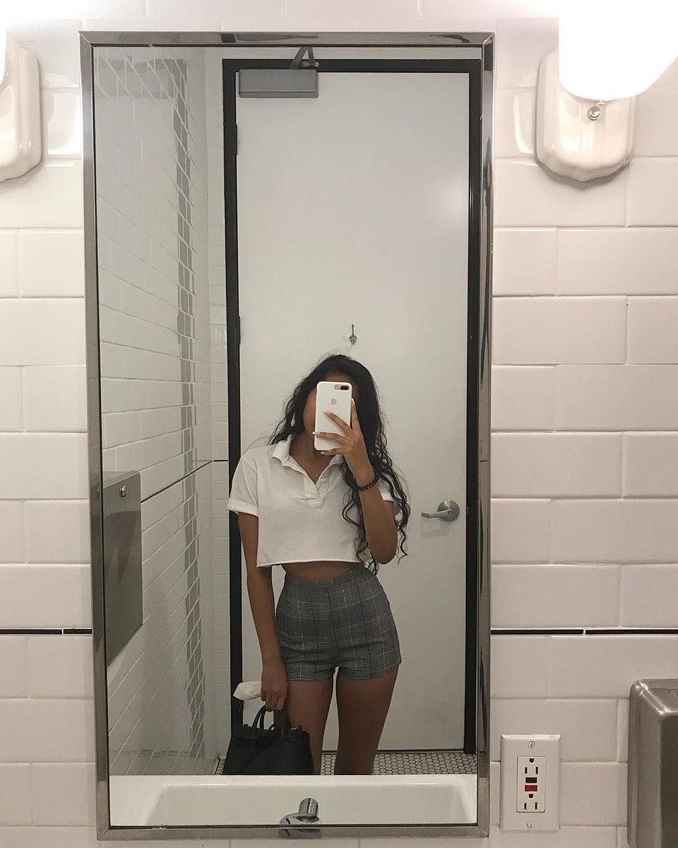 LaviniaRitccq's tweet photo. I hope one day someone chooses me the way I’ve always chosen everyone else https://t.co/GNxLI1Iwur
