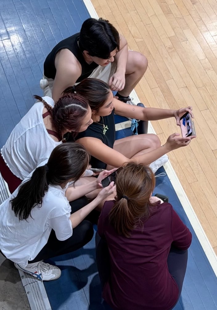 madambeab's tweet photo. viva one’s cheerleaders checking their routines https://t.co/T8vVGLeAiQ