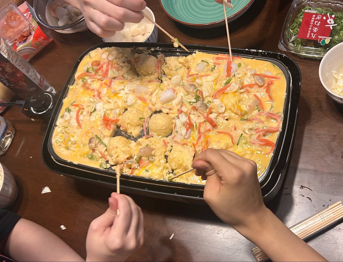 meijidaitanka's tweet photo. 明短夏合宿来ました👒☀🌻✨🎐🩵
晩御飯はたこ焼きパーティー🐙🐙🐙です
たのしー>᎑<♩♩♩ https://t.co/YCKQb2g9cM