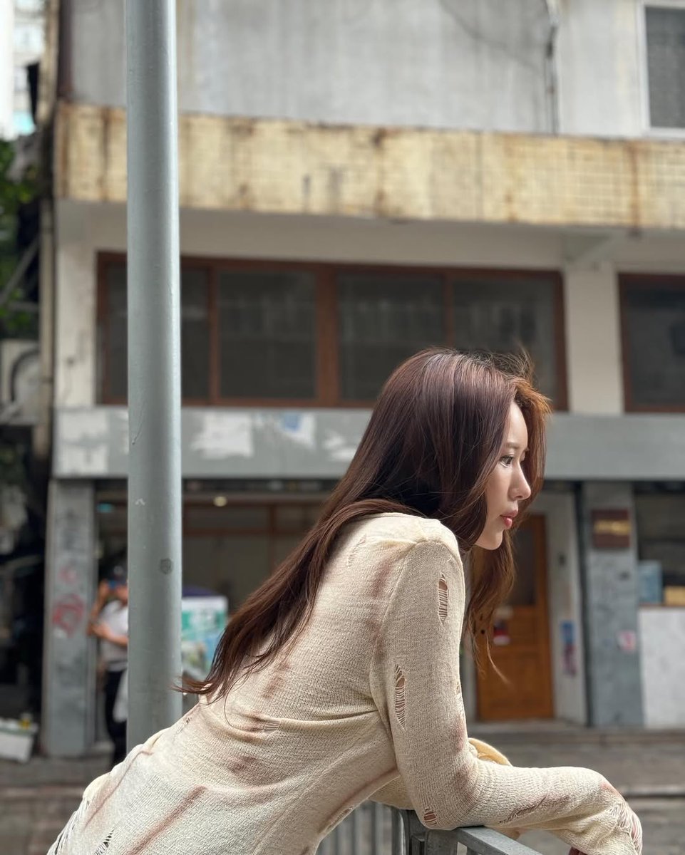 Luna15e's tweet photo. 新加坡找长期聊天搭子 
想找个长期的异性聊天搭子 
的空了才回消息 
不秒回也没关系哒  
最好是比较多话的 
不然一直单方面找话题也蛮辛苦的
#新加坡交友  #华人留学生
#单身狗 https://t.co/F9jy0Bfflx