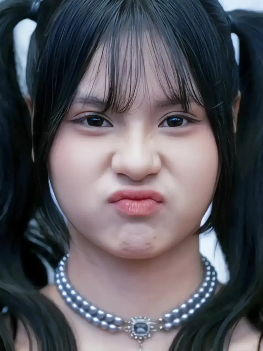 vin_tamaaaa's tweet photo. cukup penasaran gimana transisi trisha nanti yg sekarang dikenal sebagai dedek final boss jeketi 🤏 jadi senior yang harus membimbing adik-adiknya 😎
apakah saat itu terjadi saya masih di fandom ini? 😅 https://t.co/JuoBYGC0cJ