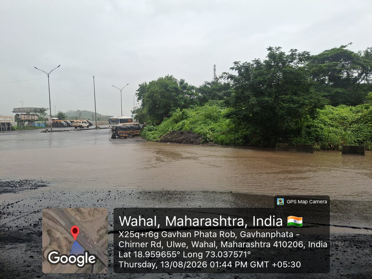 Satish_Kaphare's tweet photo. @Navimumpolice @CIDCO_Ltd 
अजून पर्यत यात कोणतीही सुधारणा झालेली नाही. गव्हाण फाटा येथे मोठ्या प्रमाणात पाणी साचून त्याठिकाणी मोठे मोठे खड्डे पडलेले आहे. पाण्या मुळे खड्ड्याचा अंदाज येत नाहीये. अपघात होतायेत.. तातडीने दुरुस्तीची गरज... #Roadsafety https://t.co/j9K9HGCN5Y