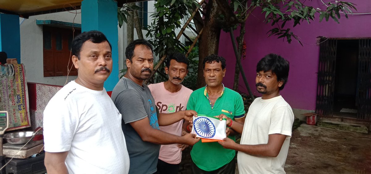 ManikDas366336's tweet photo. ঘর ঘর তিরঙ্গা কর্মসূচি পালন করা হলো https://t.co/XP9HYKUxnF