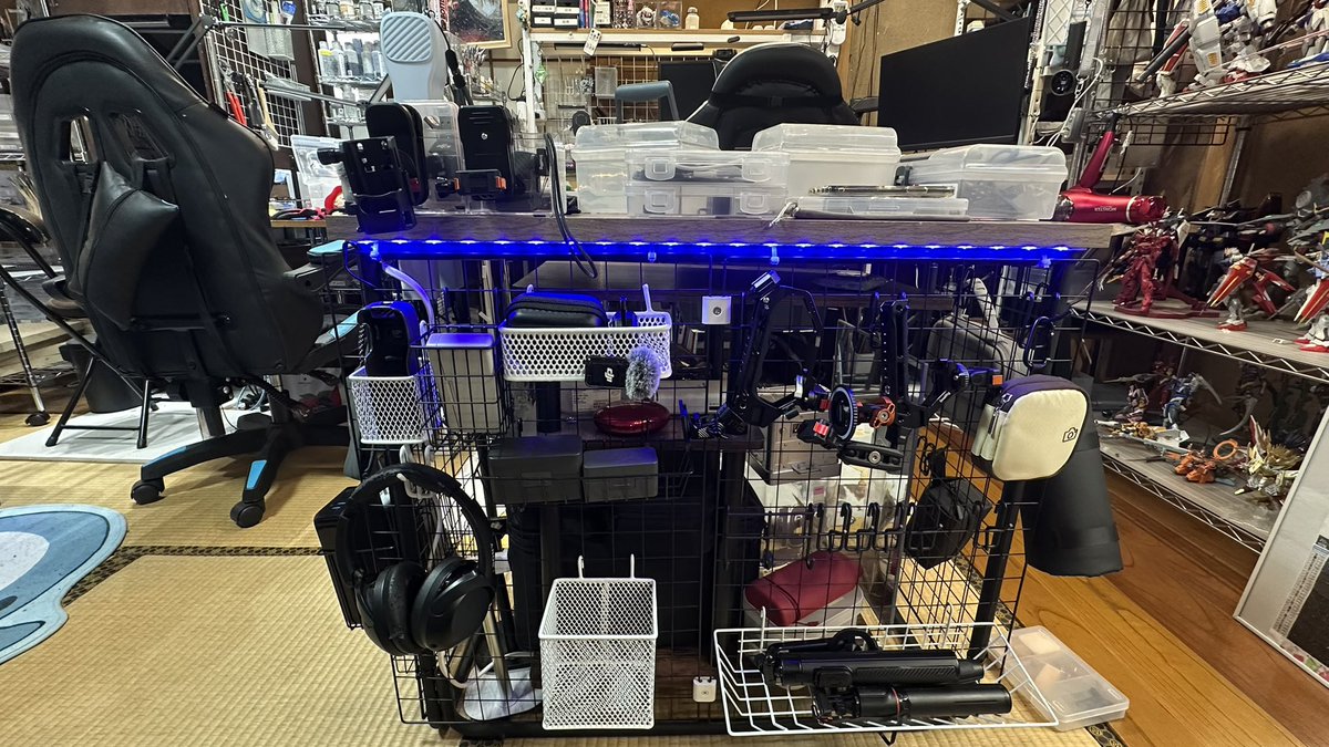 ren_bbzx's tweet photo. アクションカメラ関係を置いておくスペースを作りました👍
#dji 
#アクションカメラ
#自作ラック https://t.co/5pTFmQA5oB