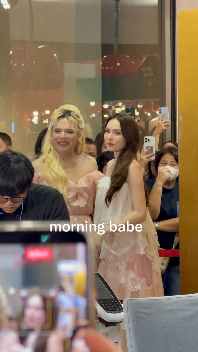 Wi_1995's tweet photo. มาหาคุณชาครั้งแรกคับ สวยมากไม่ไหว 🥺💗

CL AT AFAIR MARKET
#AFairInLoveXCharlotte 
@itscharlotty https://t.co/szZREMhwrQ