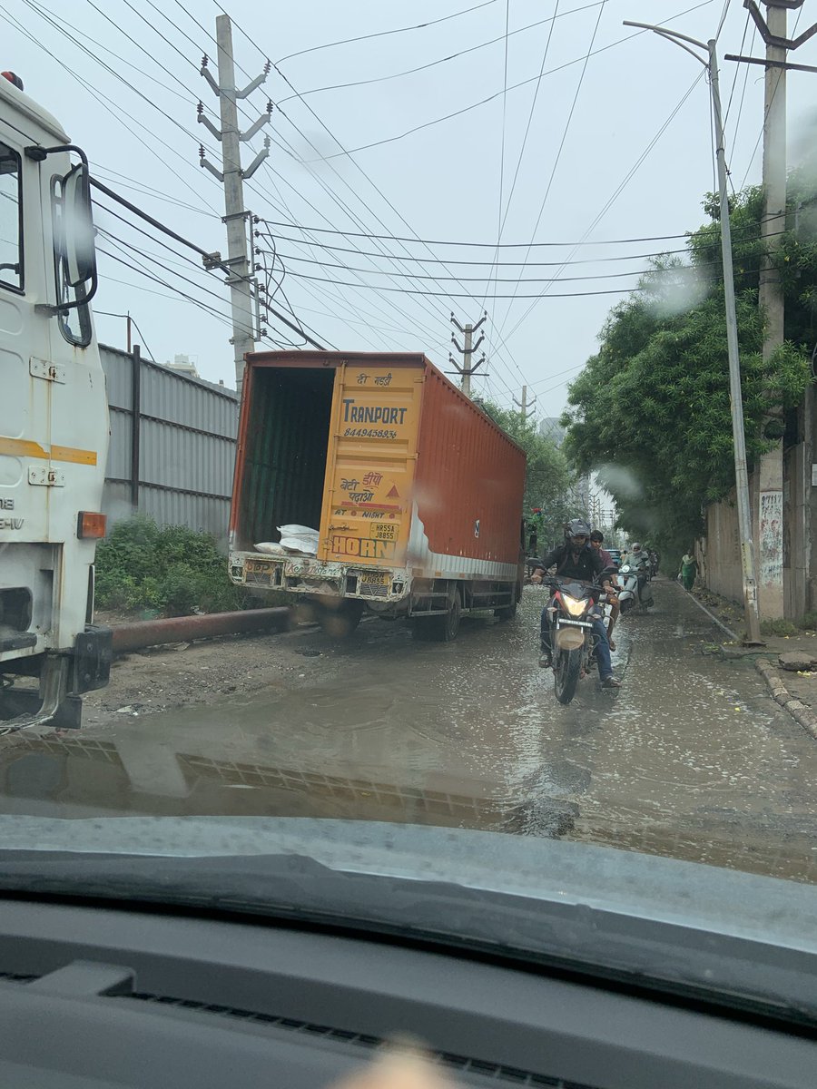 AnsFreeze's tweet photo. @MunCorpGurugram @DC_Gurugram @NayabSainiBJP https://t.co/WKiAjfH8se