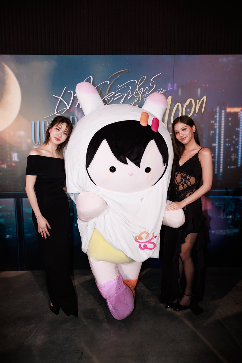 GMMTV's tweet photo. บรรยากาศงาน "เงาใต้พระจันทร์ Moonshadow : Under The First Moon" #MoonshadowSeriesEP1 ฝากติดตาม “เงาใต้พระจันทร์ Moonshadow” 🌙🎼 กันเยอะๆ เลยนะคะ

“เงาใต้พระจันทร์ Moonshadow” 🌙🎼
ทุกวันพุธ เวลา 20:30 น. ดูทีวี ช่อง GMM25
ดูย้อนหลัง แอป oneD ที่เดียว เวลา 21:30 น.

#MoonshadowSeries 
#GMMTV