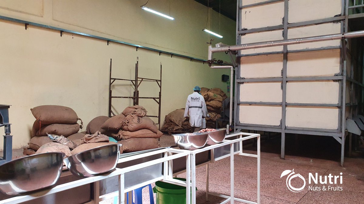 Nutri_Nuts's tweet photo. Macadamia storage tips

Maintain quality during storage by:
• Using well-ventilated, cool, and dry storage areas
• Protecting nuts from rodents and pests
• Storing in jute or sisal bags for long-term storage
• Using net bags for temporary farm-level storage https://t.co/nxfWSaUpnD