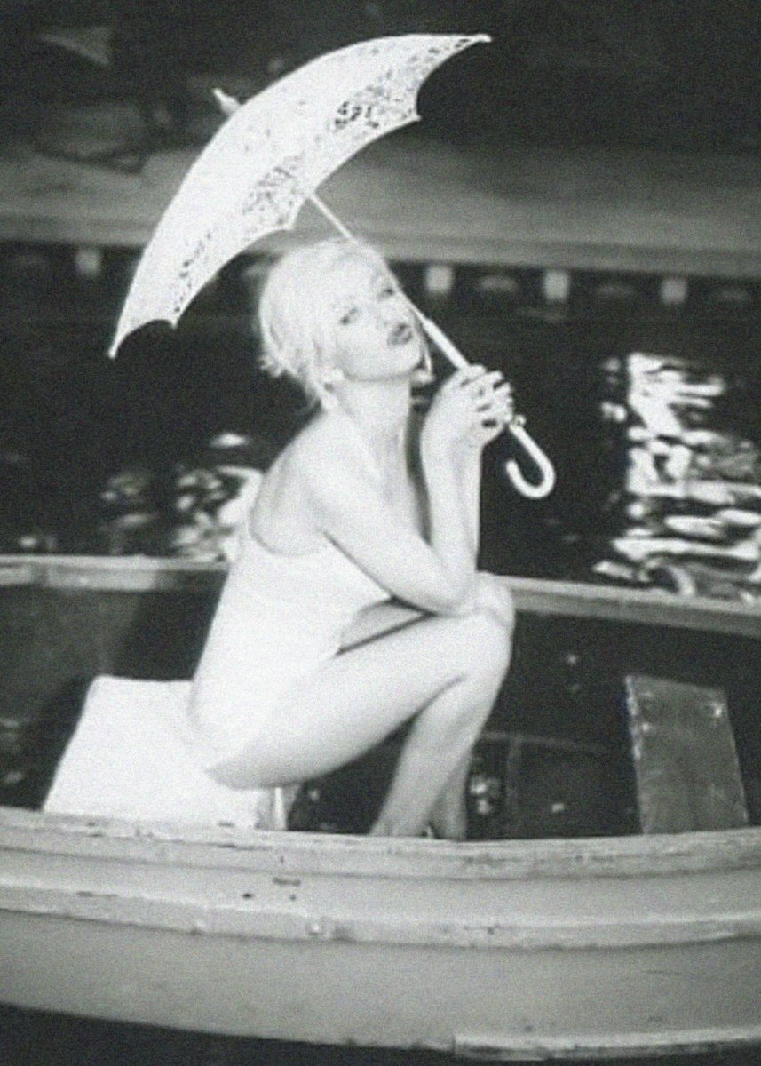 Refectmoney_Soc's tweet photo. #christinaaguilera 🎙️ https://t.co/yrTC6VaqTh