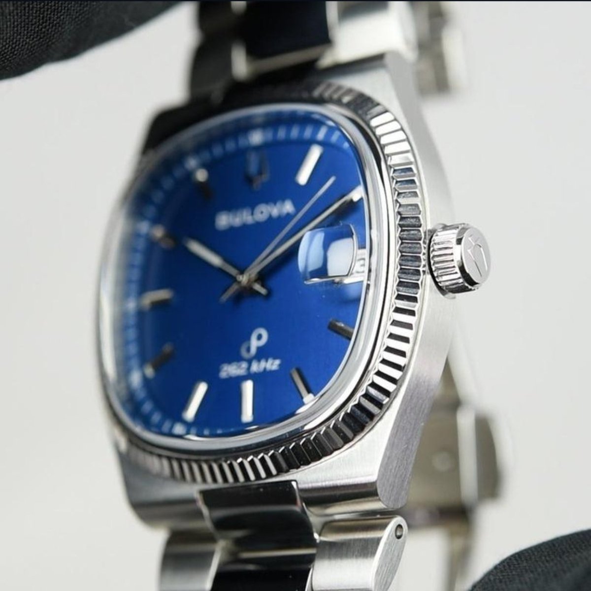 Carlos_JDM_M's tweet photo. Really excited to welcome this Bulova Super Seville to my collection. 💙
The blue dial is even better in person. Photos really don’t do it justice, especially when the light hits the dial and brings out those different shades.
I’ve been looking forward to this one for a while! https://t.co/kBYX7lQTnX