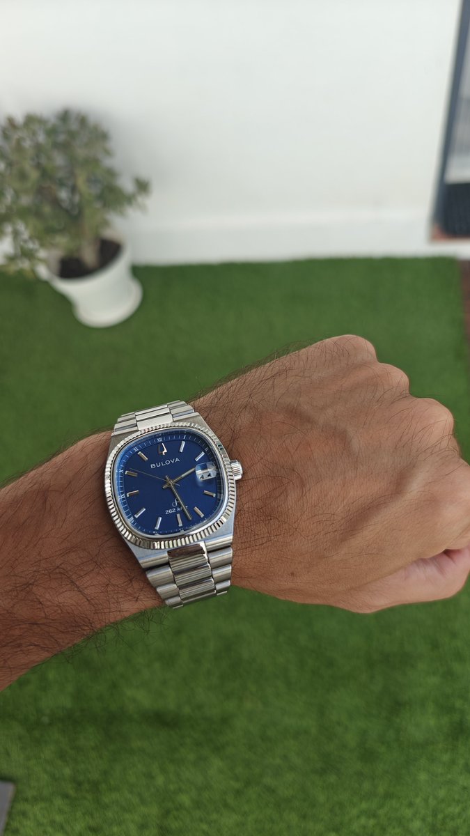 Carlos_JDM_M's tweet photo. Really excited to welcome this Bulova Super Seville to my collection. 💙
The blue dial is even better in person. Photos really don’t do it justice, especially when the light hits the dial and brings out those different shades.
I’ve been looking forward to this one for a while! https://t.co/kBYX7lQTnX