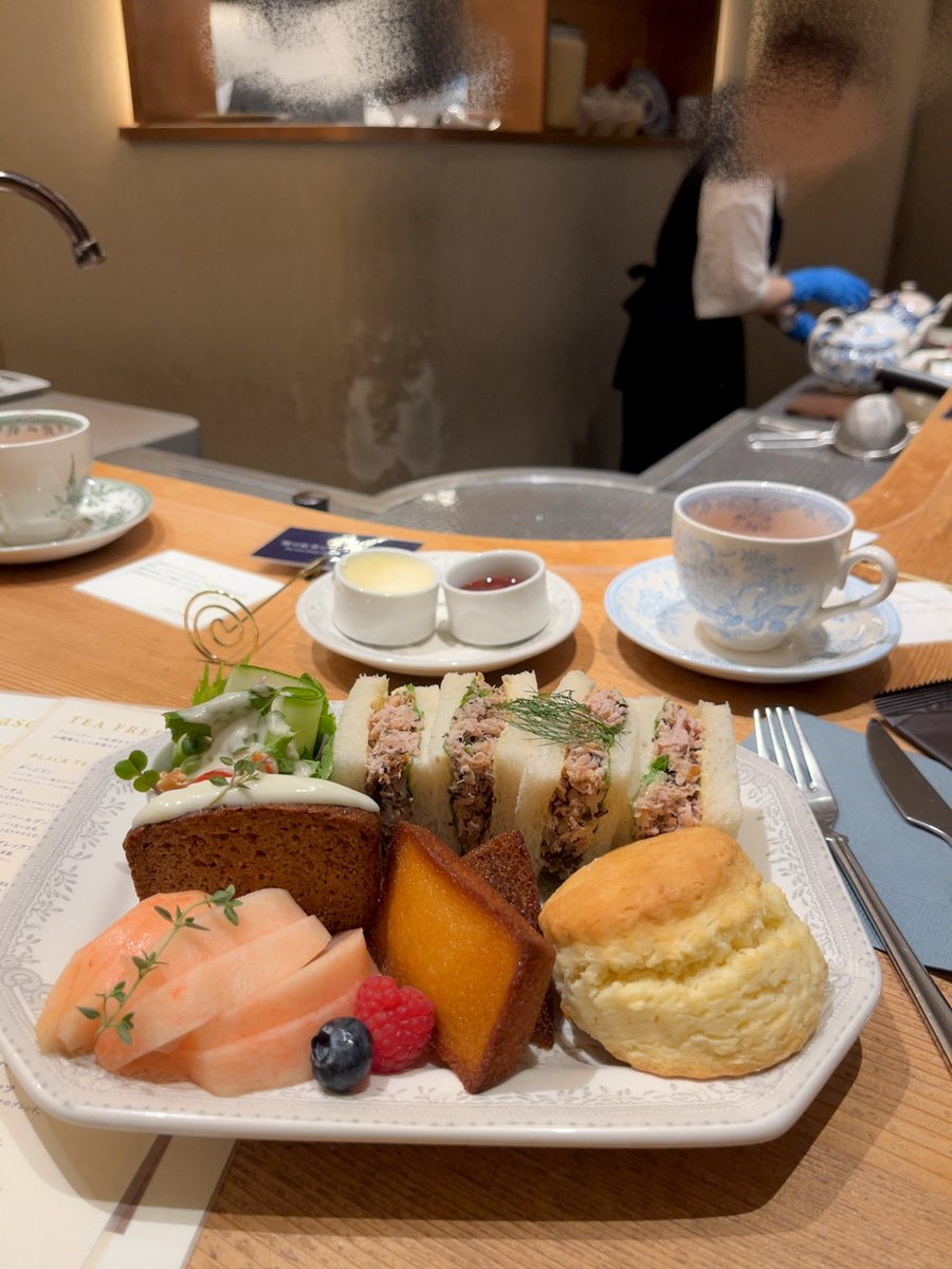hl_mocha's tweet photo. 傍聴からのお紅茶パーティー🫖 https://t.co/G9VzvlO1gQ
