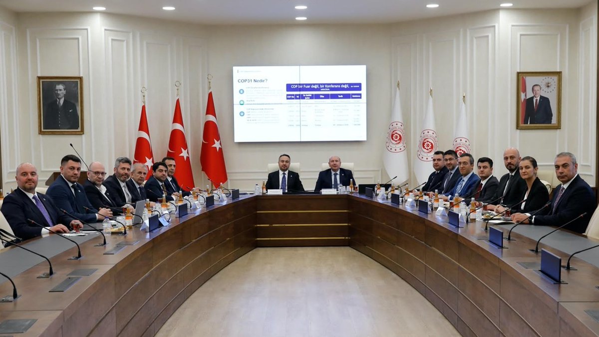csgb_digm's tweet photo. Bakan Yardımcımız Prof. Dr. Lutfihak Alpkan, Çevre, Şehircilik ve İklim Değişikliği Bakan Yardımcısı Burak Demiralp ile bir araya geldi.

Haberin tamamı için👇
https://t.co/loTyRTiFkb

@csgbakanligi https://t.co/11uMhE4hO2