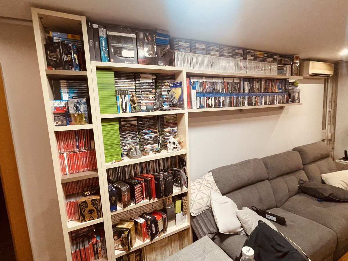 escritrasher's tweet photo. @LaCavernaGamer Sin drama… pasando de estas políticas y a jugar la colección… será por juegos… no hay que tolerar esta debacle ni darles un euro más de nuestro esfuerzo y trabajo. Lo dicho.. SERÁ PIR JUEGOS FÍSICOS Y LIBRES…. https://t.co/k2fxVIfvNv