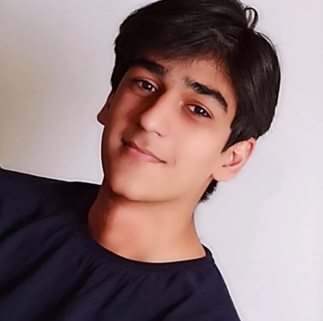 anzhelaaryaie's tweet photo. امیرمحمد شیروانی
۱۷ ساله از پاسارگاد
نامش کمتر شنیده شد، اما خونش فریاد زد.
جاویدنام این نسل، از خاک کوروش برخاست.
یادش زنده، راهش ادامه دارد.

#امیرمحمد_شیروانی 🥀 https://t.co/V1FUQMsY25